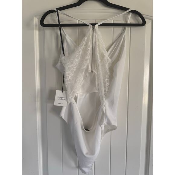 Forever 21 White Lace-Back Bodysuit - Picture 2 of 2